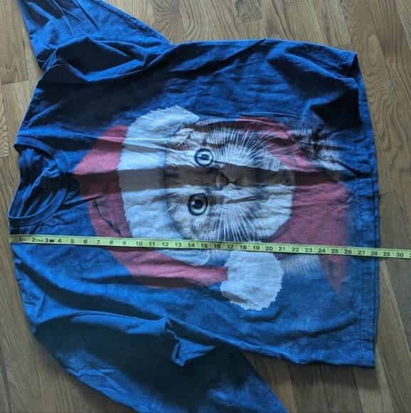 The Mountain 2X Santa Hat Cat Holiday Long Sleeve Christmas Holiday Graphic Tee - Picture 2 of 6